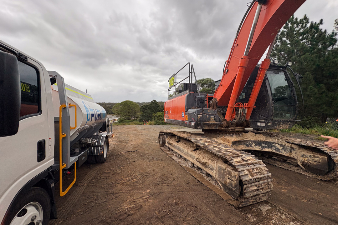 Fuel It refuelling an excavator on the BMD Serpentine Creek Road upgrade